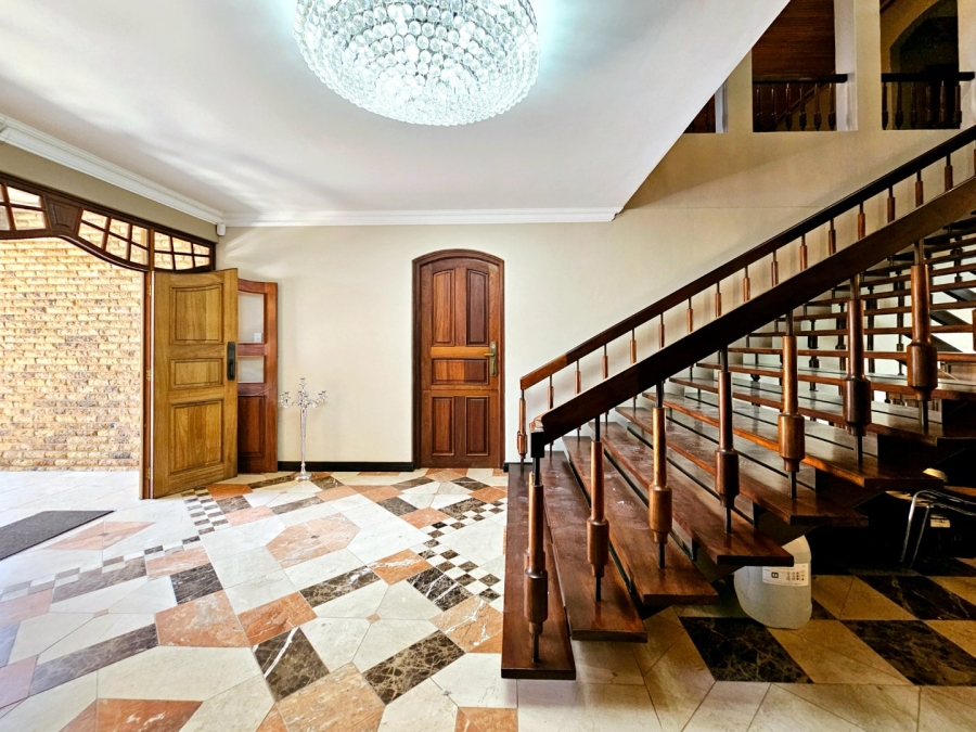 8 Bedroom Property for Sale in Waverley Free State